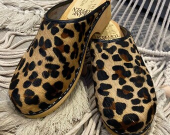 BEST SELLING CLOGS!!Gorgeous Handcrafted In Sweden Leopard Leather Clogs All Sizes uk4, uk5, uk6, uk7, uk8