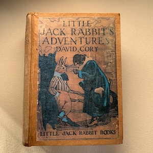 Book Box with Finger Puppet Bunnies