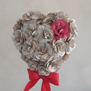 Bouquet fiori di carta a cuore