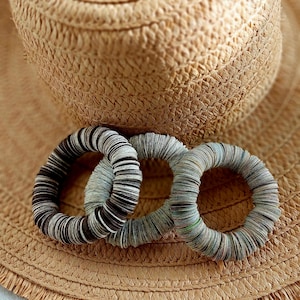 Bracciali di carta fatti a mano