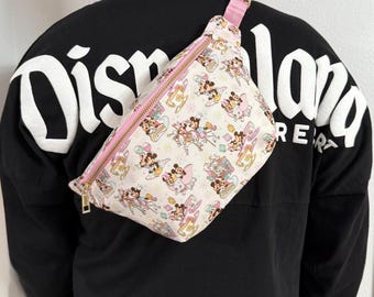 Riñonera Magical Mouse Enjoying Rides / Riñonera inspirada en Disney, bolso de cintura Disney, bolso de cintura, bolso de Mickey Mouse, bolso cruzado