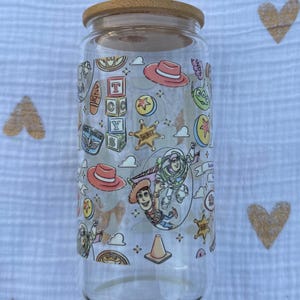 Vaso de cristal Toy Friends con pajita / Vaso para café helado, 473 ml 591 ml, Buzz Woody imagen 5