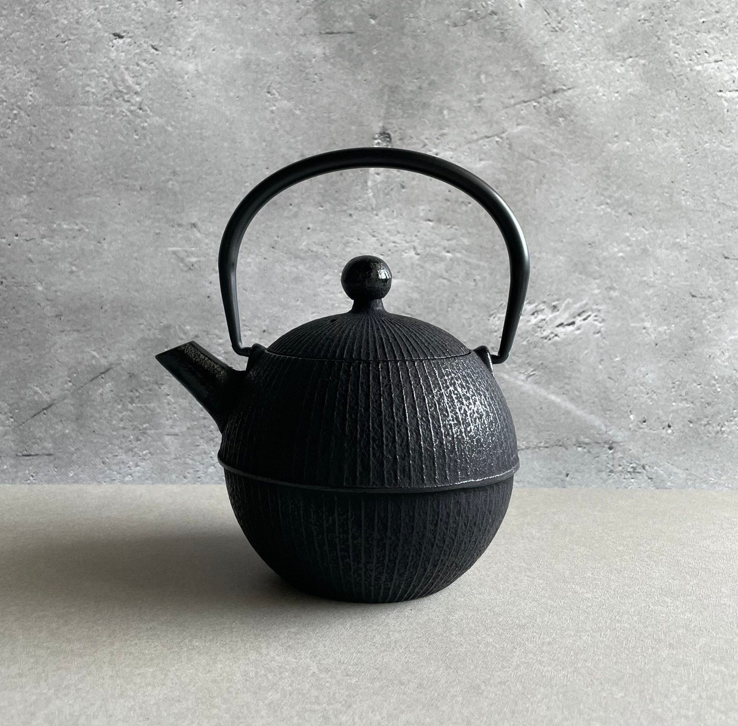 Chinese cast iron teapot - Tao 1,1 L - Black