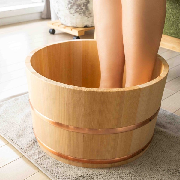 Bañera de madera para remojar los pies | Lavabo para remojar los pies hecho de ciprés Sawara | D.14 pulgadas / 36 cm