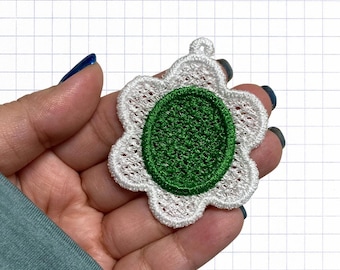Free Standing Lace Flower Daisy