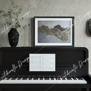 Rahmenmodell im Interieur mit Klavier.