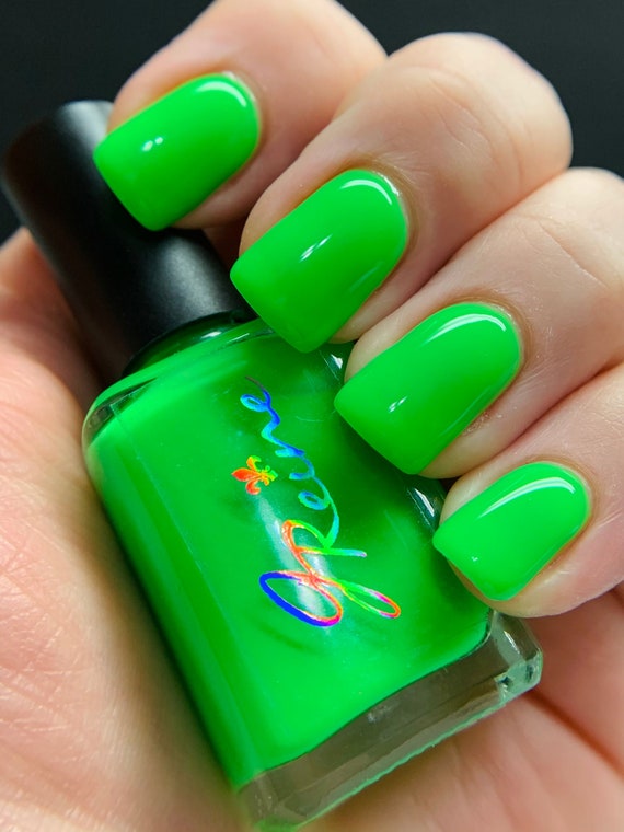 Lime In The Coconut - Holographic Polish – UberChic Beauty