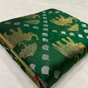 Handwoven Chanderi Silk Saree: Golden Zari Border, Jaal Work