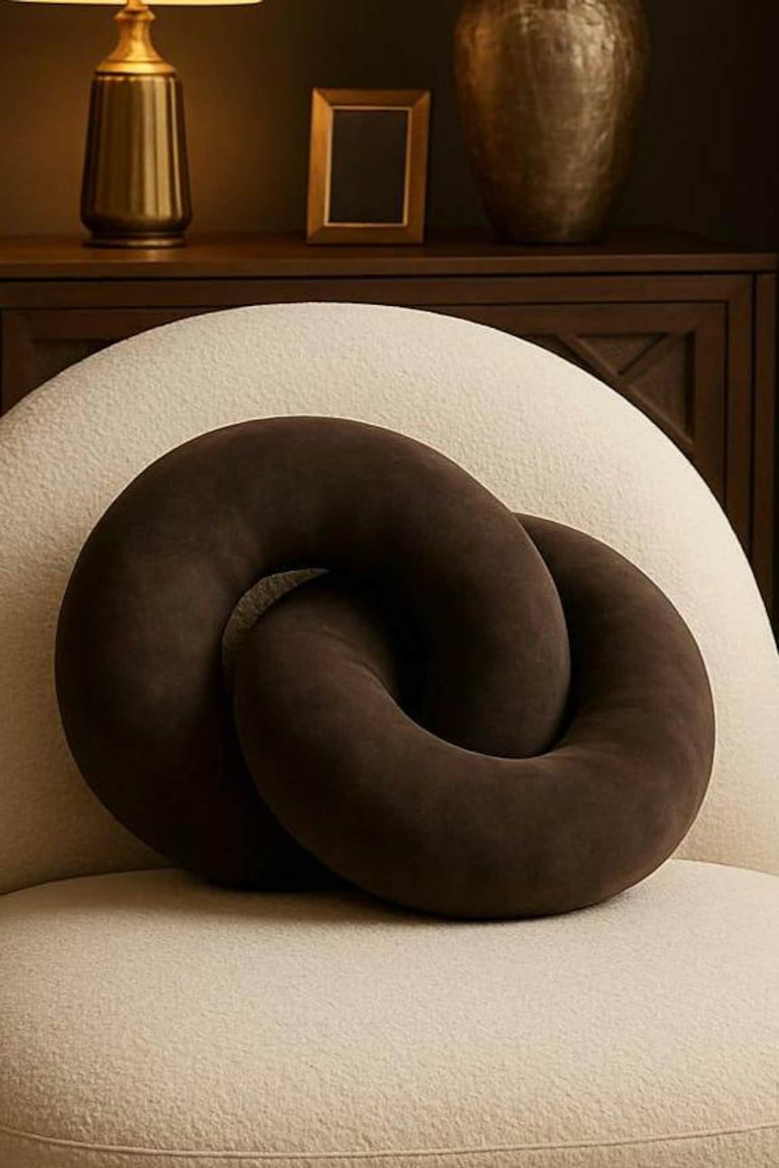 Gold Chain Link Velvet Pillow, Handmade Round Cushion - Etsy