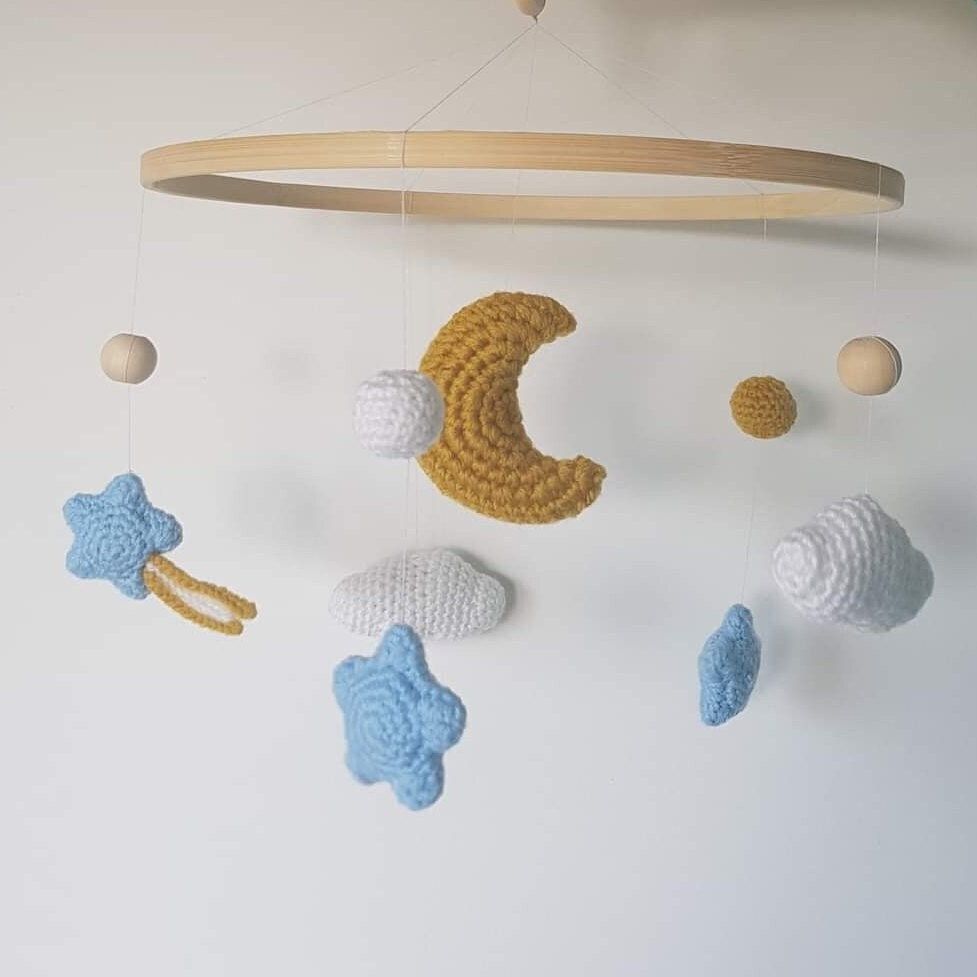 Mobile Bébé, Nuages, Lune, Étoiles, Bois, Crochet Tricot, Cadeau Naissance