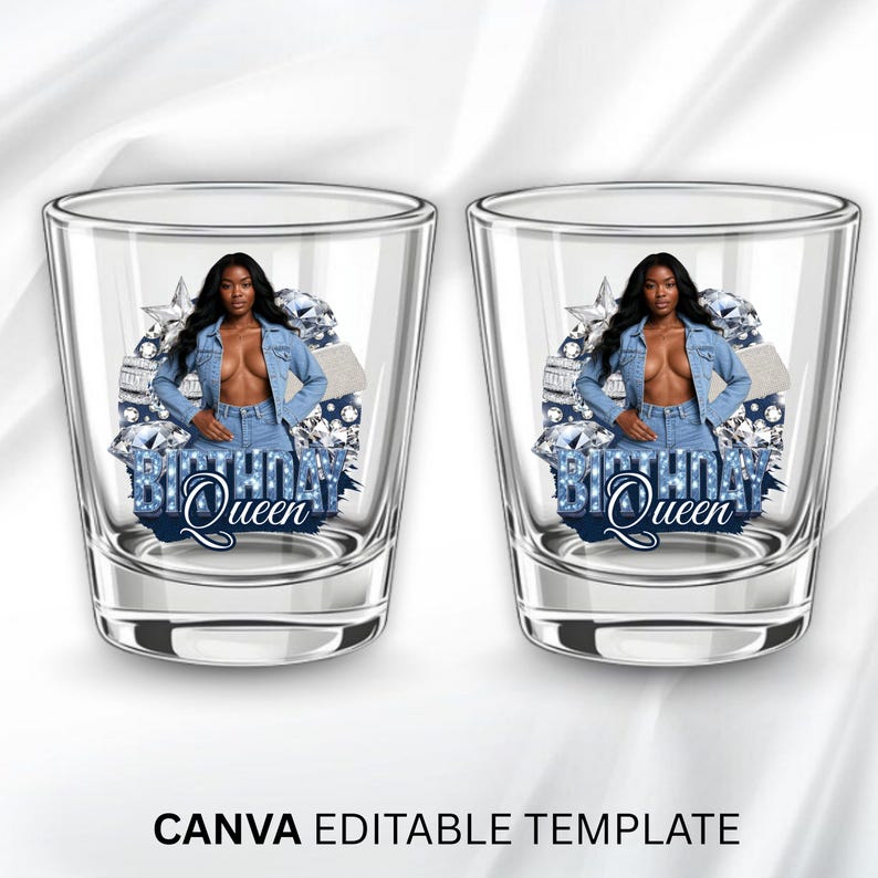 Puede incluir: Dos vasos de chupito transparentes con un dise&ntilde;o decorativo. Cada vaso presenta a una mujer con chaqueta y vaqueros de mezclilla, con las palabras "Birthday Queen" en una fuente azul con forma de diamante. La imagen es una plantilla editable de Canva.