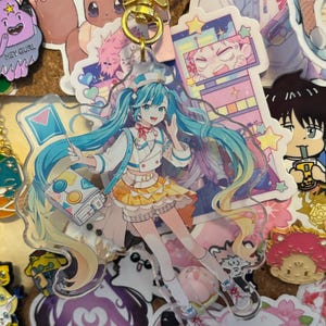 Hatsune Miku Keychain Large