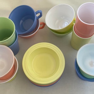 Multicolored Moderntone Dishes - vintage, colorful, Hazel Atlas, perfect for Easter or spring/summer, great quality and in perfect shape