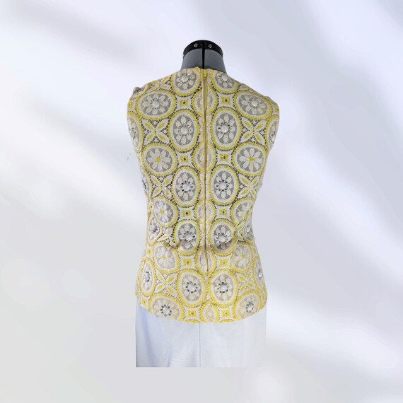 1960's Vintage Yellow Sleeveless Lace Top with Rh… - image 2