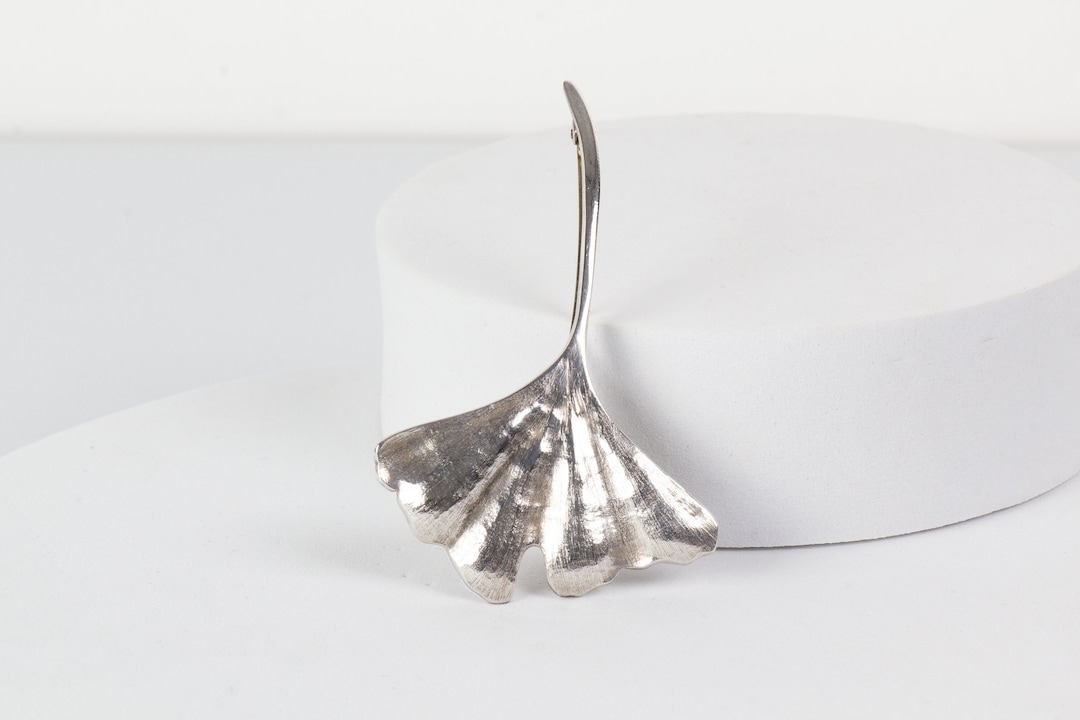 Broche Vintage élégante Motif Feuille - Relief Gravé Couleur Argent - Occasion Très Bon état