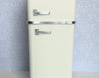 Dollhouse Retro Refrigerator, 50s Style Fridge, Vintage Look Kitchen Appliance