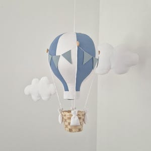 Niebieski i biały balon na ogrzane powietrze z miętowymi flagami, prezent na baby shower, motyw podróży, dekoracja pokoju dziecięcego, Heißluftballon