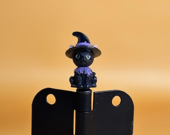Witchy Black Cat Door Hinge Topper – Spooky Halloween Magnet Witch Decor Figurine