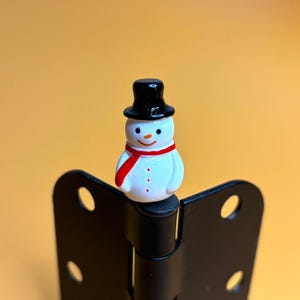 Snowman Christmas Door Hinge Topper, Hinge Head Charm for Holiday Decorations, Xmas Surprise Present for Secret Santa Gift Exchange Under 10