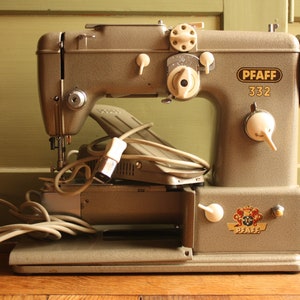 MI Vintage Sewing Machines: Pfaff 332 (1957)