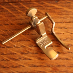 PFAFF 41350 Zipper Foot / Edge Stich Foot / Quilting Foot for PFAFF 230, 260, 332, 360 etc.