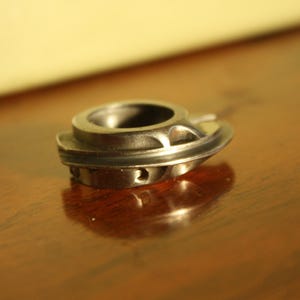 SINGER SIMANCO Bobbin Case 32590 original part