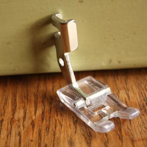 PFAFF 93-040920-91 all-purpose Universal Presser Foot for high shank machines Pfaff 1222 etc.