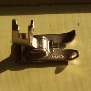 PFAFF Zigzag 51378  Presser Foot for PFAFF 230, 260, 332, 360 etc.