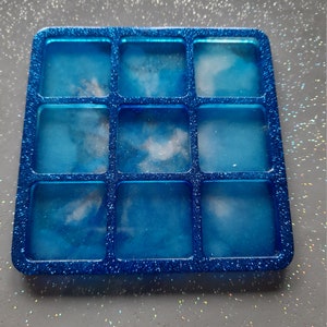 Resin noughts and crosses