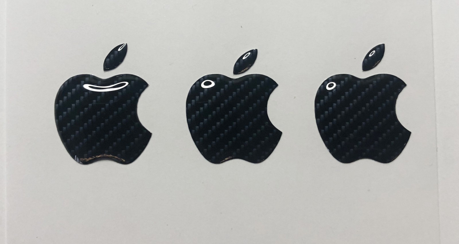 カーボンファイバー製Appleロゴステッカー：iPhone、MacBook、iPad用3D 