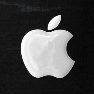 3D Domed Apple Logo Sticker: iPhone, MacBook, iPad Accessory