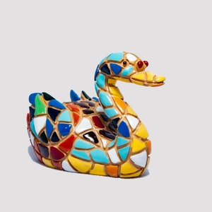 Mosaic Goose statue made with marble dust and with enamel. It&#39;s the best collection in Spain.