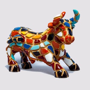 Mosaic Normal Bull statue made with marble dust and with enamel. It&#39;s the best collection in Spain.