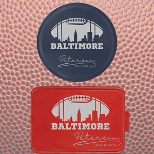 Piłka nożna Baltimore | Niestandardowe formy do ciasta | Niestandardowa forma do ciasta | Aluminiowy prezent do pieczenia | Grawerowana forma z pokrywką | Pomysł na imprezę tailgatingową