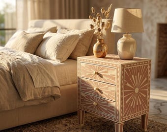 Mesita de noche rosa palo con incrustaciones de hueso / Mesita de noche artesanal de resina con incrustaciones / Muebles de dormitorio modernos de estilo bohemio