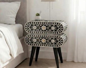 Mesita de noche moderna con incrustaciones de hueso y resina floral hecha a mano