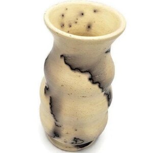 Hellgelbe Raku-Vase schöne dekorative Vase handgefertigt, Töpferware, Raku gebrannt mit Pfauenfedern, Kunstvase mit Glanz Bild 2