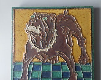 A cloisonne (masonry) tile from Porceleyne Fles of a bulldog