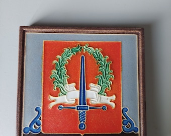 Cloisonne (coat of arms) tile Westraven of Batavia