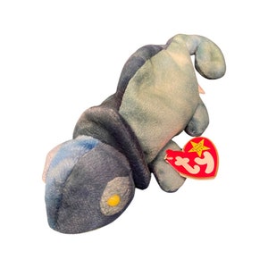 Rainbow Chameleon Ty Beanie Baby with wrong (Iggy Iguana) Material