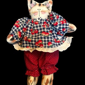 Adorable muñeca Country Cottage Calico Cat