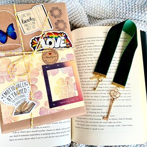 Blind Date with a Book Bundle- Includes Velvet Ribbon Bookmark