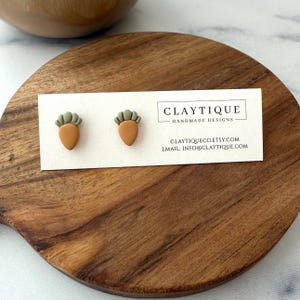 Easter Carrot Stud