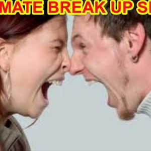 Puede incluir: Una imagen de primer plano de un hombre y una mujer gritándose. El texto "ULTIMATE BREAK UP SPELL" se muestra en letras amarillas en la parte superior de la imagen.