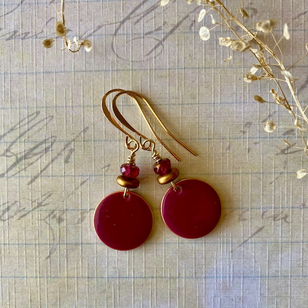 wine & roses ~ deep fuchsia and gold enameled disc earrings ~ modern minimalist romantic jewelry ~ simple dark pink jewel tone earrings