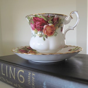 Vintage Tea Cup Royal Albert Bone China England