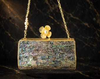 Bolso de mano de concha de abulón / Bolso de noche de nácar, cierre floral con marco dorado