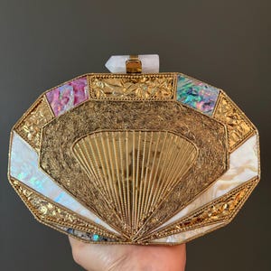 Handgemaakte clutch van parelmoer, avondtasje van gouden filigraan, bruidsminaudière