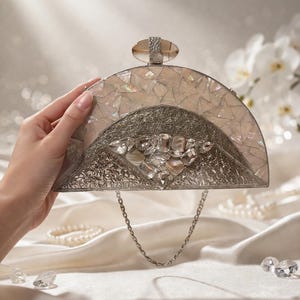 Cult gaia pearl clutch - Etsy 日本