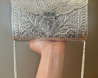 Luxurious Brass Embossed Evening Clutch with Elegant Floral Pattern and Detachable Silver Strap - Ideal for Glamorous Events, Antique Purse